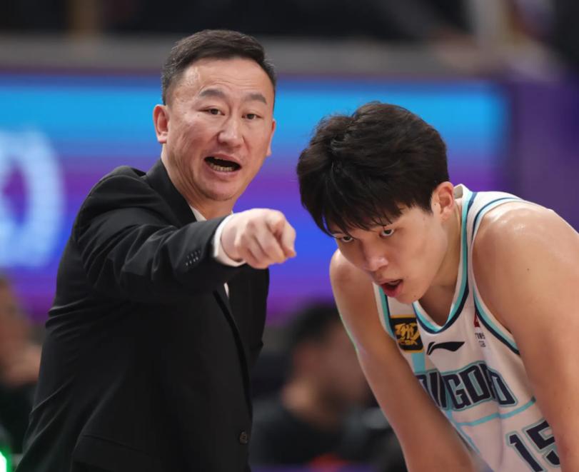 开云体育赛事直播勇士队季后赛出局，主帅宣布引咎辞职，全国方式完成深圳评论.