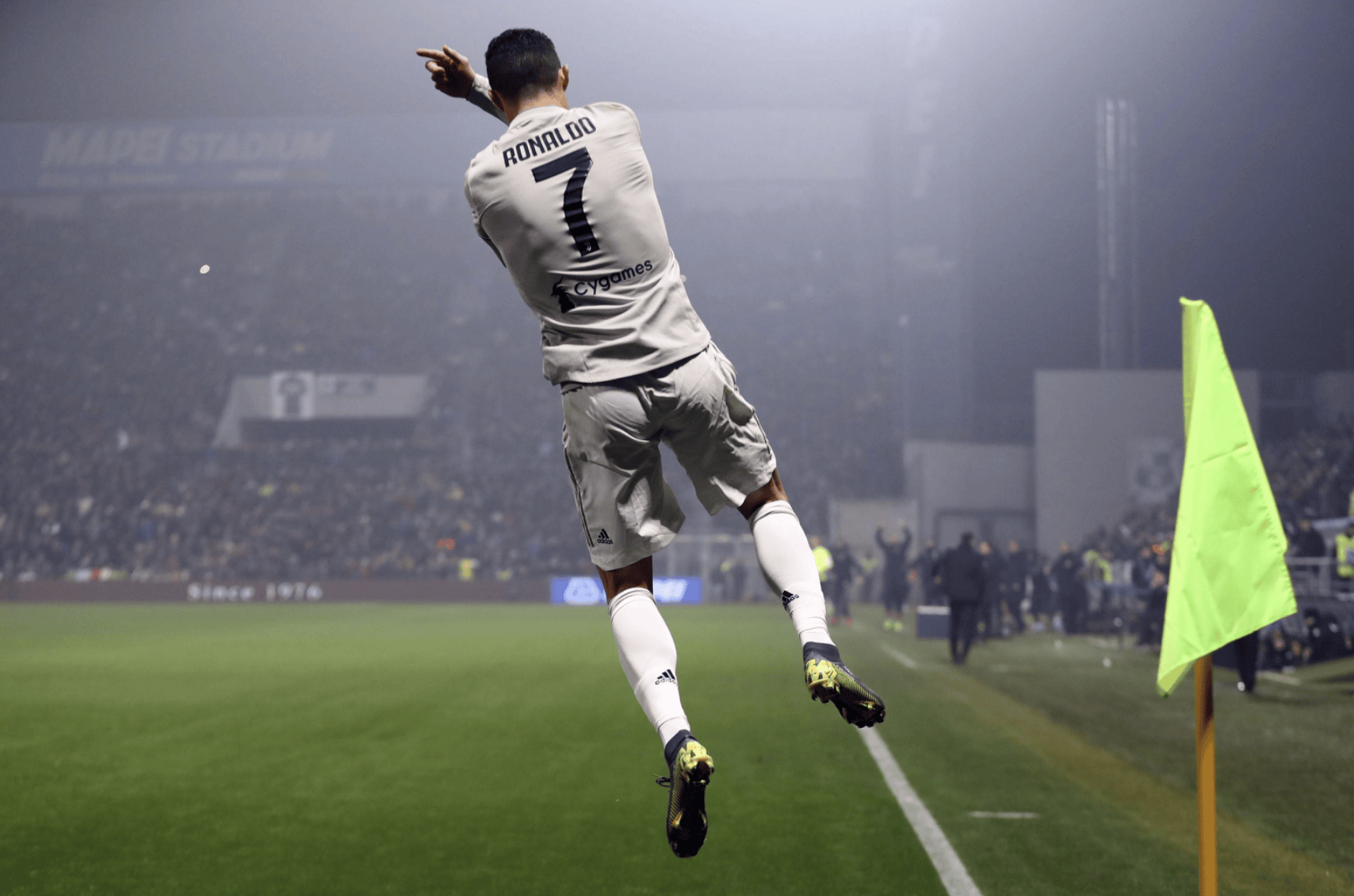 开云体育赛事直播关于赛地聚焦——意甲清晨热度飙升，尤文图斯再遭质疑，引发热议，轮换策略成焦点的信息